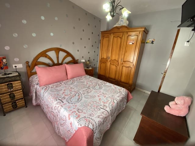 3 Zimmer Haus zu verkaufen in Villanueva del Trabuco mit Pool Garage - 93.000 € (Ref: 9674817)