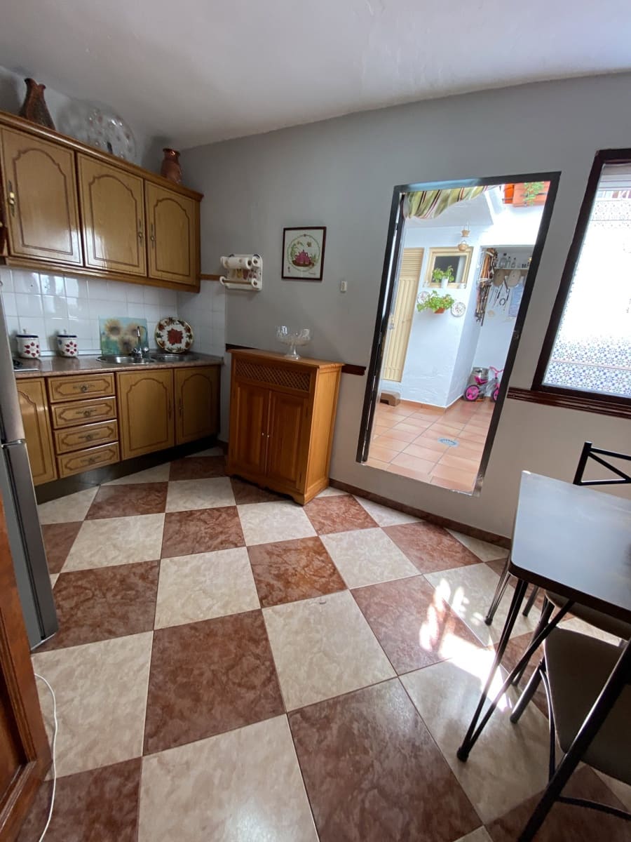 3 soverom Hus til salgs i Villanueva del Trabuco med svømmebasseng garasje - € 93 000 (Ref: 9674817)