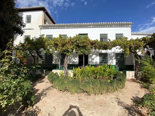 9 slaapkamer Finca/Landhuis te koop in Loja met garage - € 525.000 (Ref: 9674818)