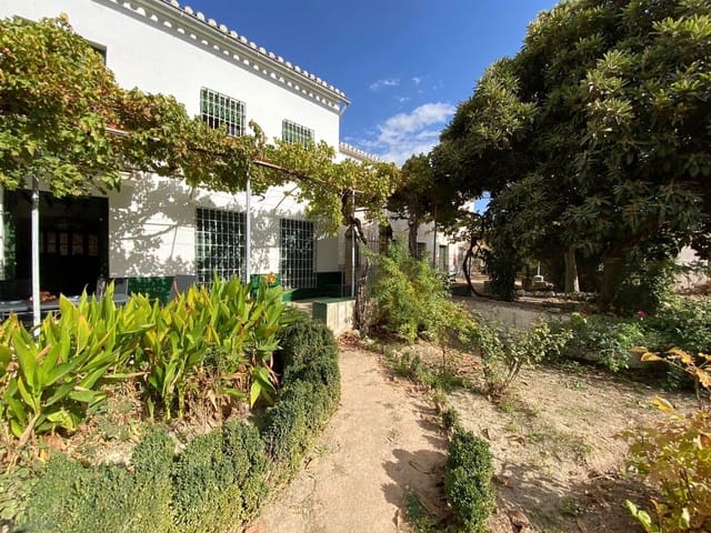 9 slaapkamer Finca/Landhuis te koop in Loja met garage - € 525.000 (Ref: 9674818)