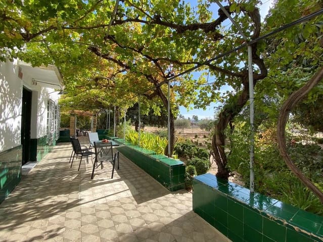 9 soverom Finca/Herregård til salgs i Loja med garasje - € 550 000 (Ref: 9674818)