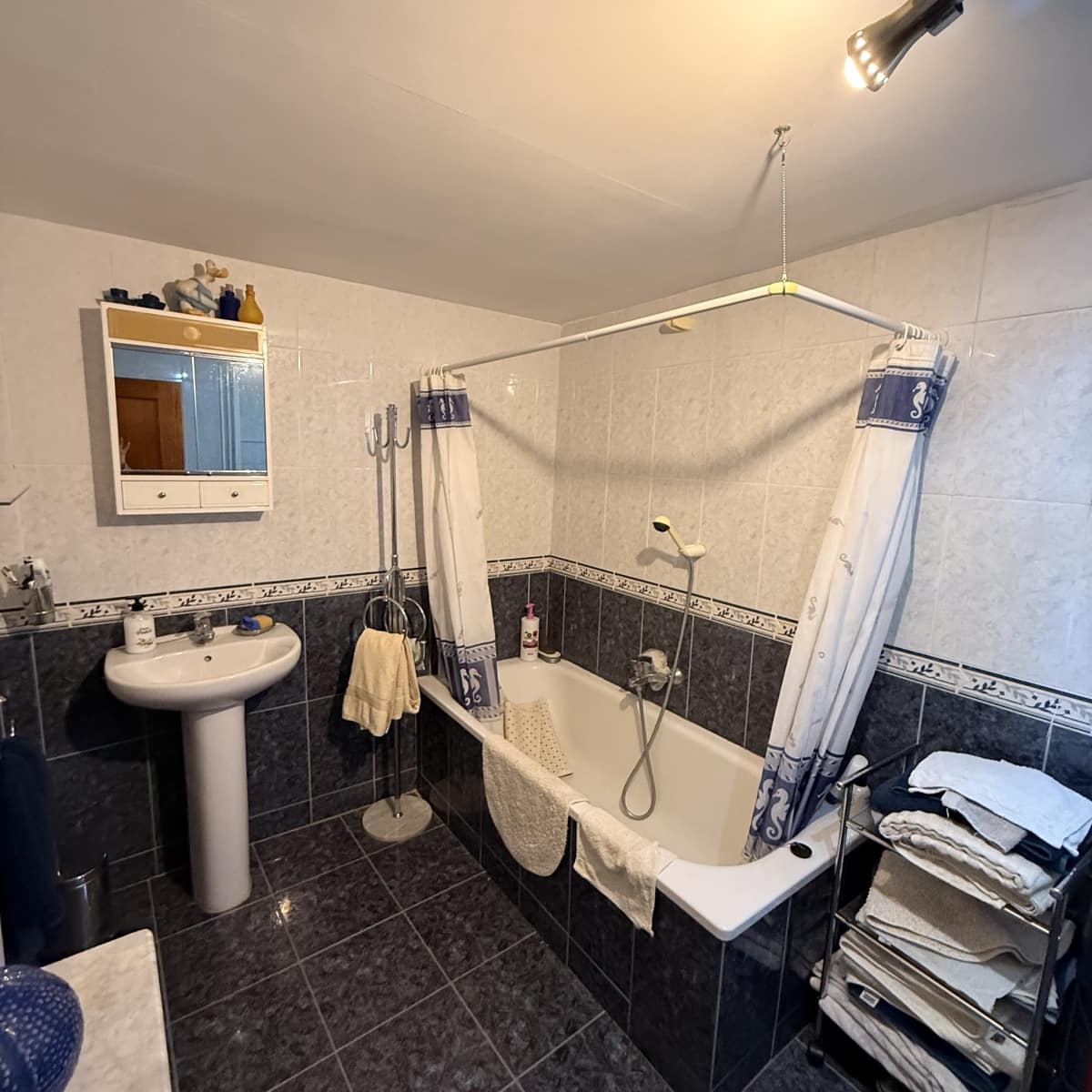 3 bedroom Townhouse for sale in Villanueva de Algaidas with pool garage - € 129,995 (Ref: 9674819)