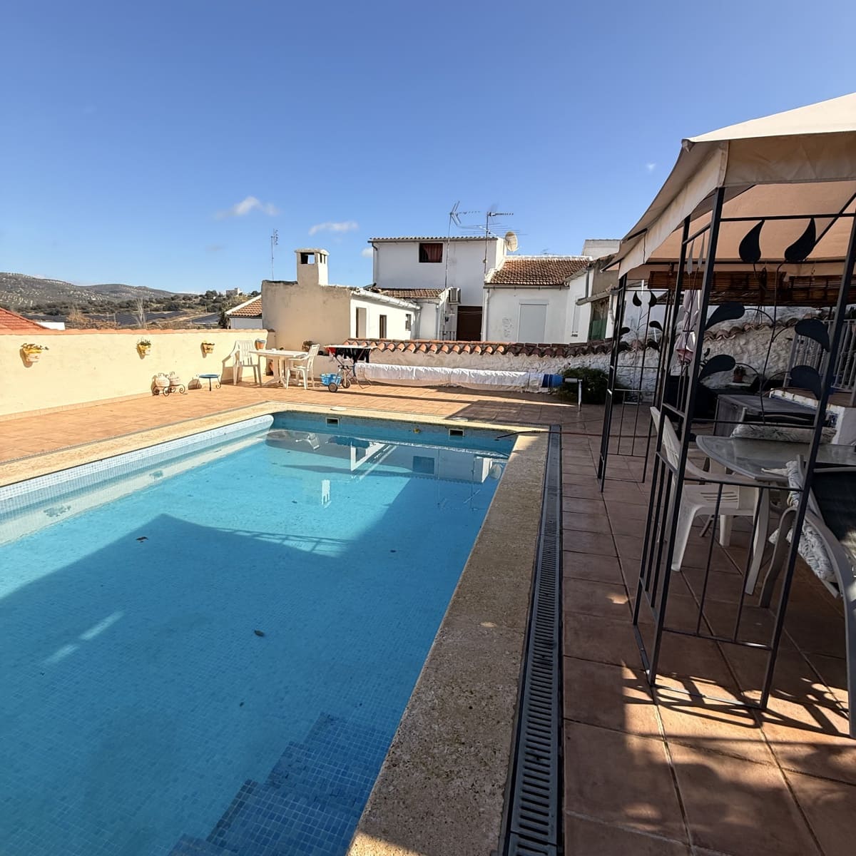 3 bedroom Townhouse for sale in Villanueva de Algaidas with pool garage - € 129,995 (Ref: 9674819)