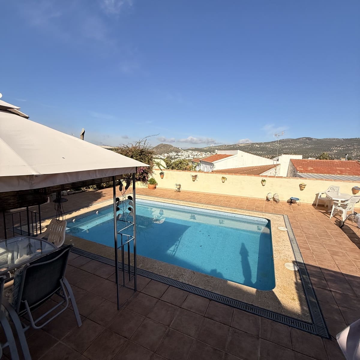 3 bedroom Townhouse for sale in Villanueva de Algaidas with pool garage - € 129,995 (Ref: 9674819)