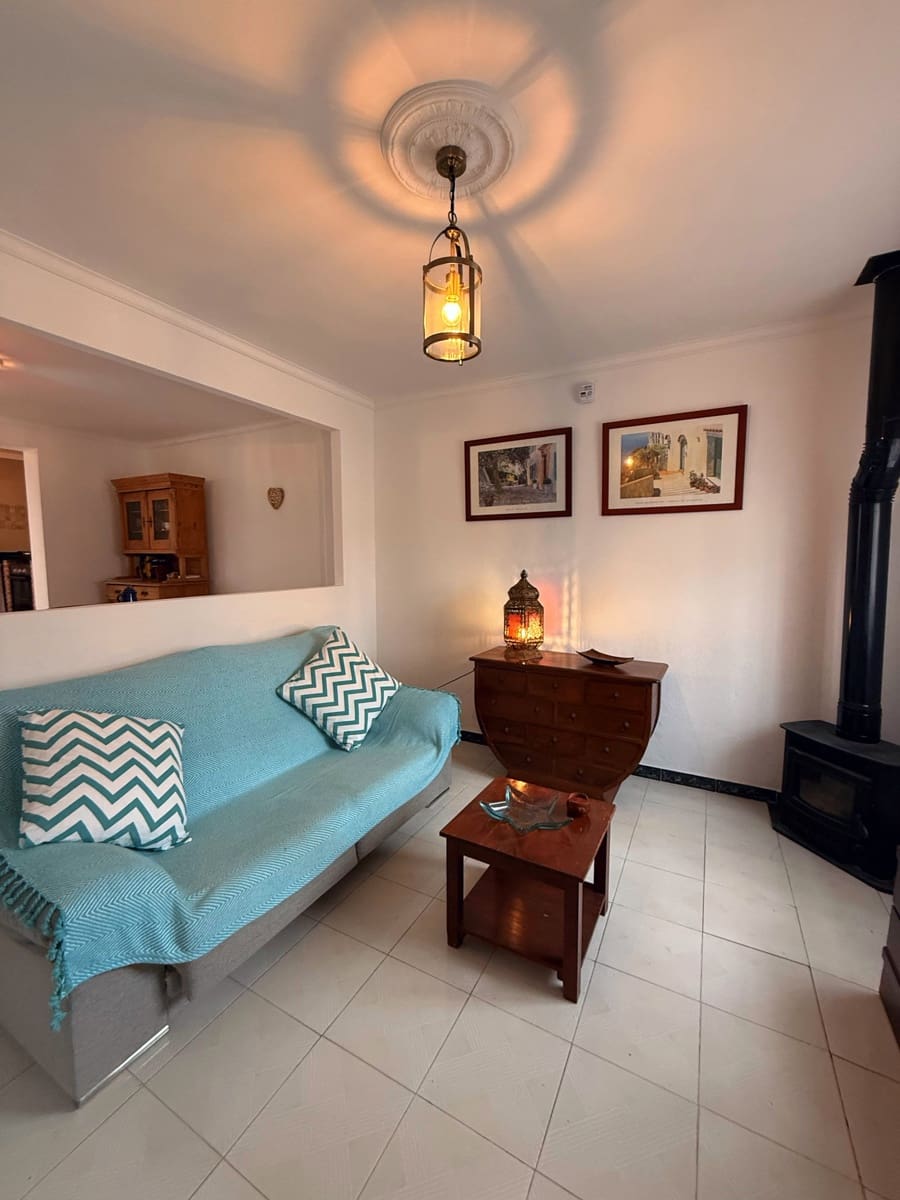 Casa de 4 habitaciones en Villanueva del Trabuco en venta con piscina - 125.950 € (Ref: 9674820)