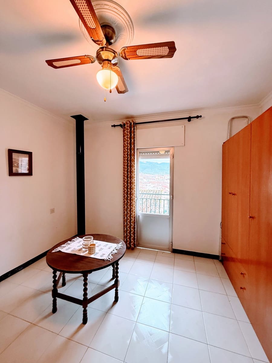 Casa de 4 habitaciones en Villanueva del Trabuco en venta con piscina - 125.950 € (Ref: 9674820)