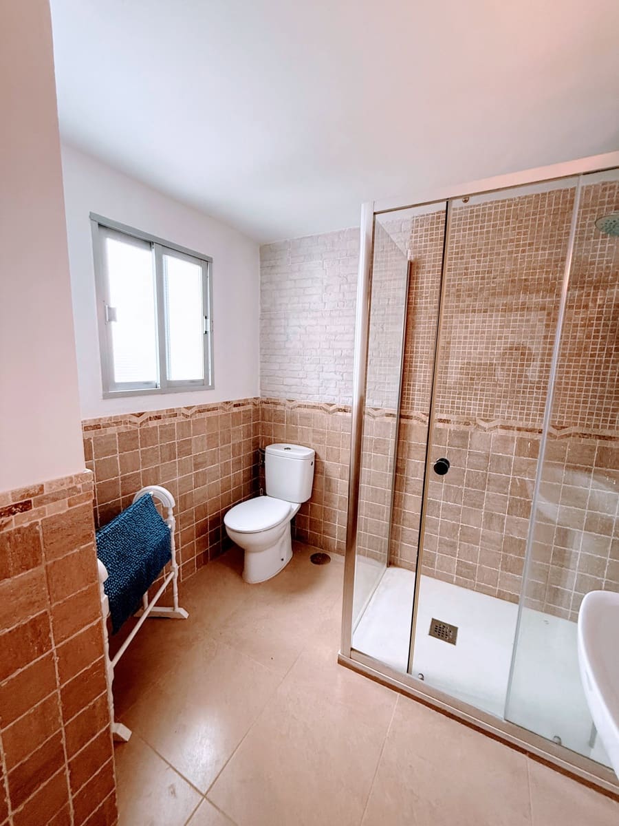 Casa de 4 habitaciones en Villanueva del Trabuco en venta con piscina - 125.950 € (Ref: 9674820)
