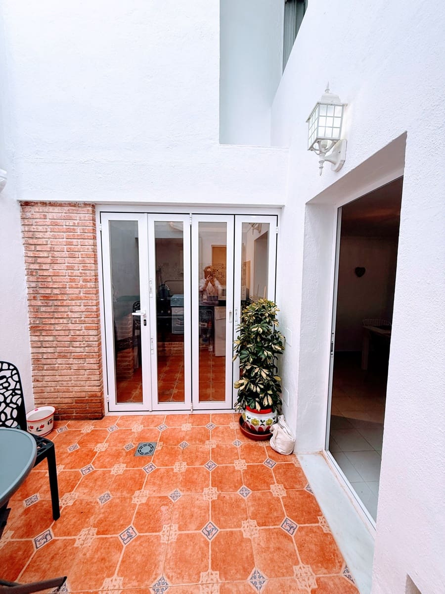 Casa de 4 habitaciones en Villanueva del Trabuco en venta con piscina - 125.950 € (Ref: 9674820)