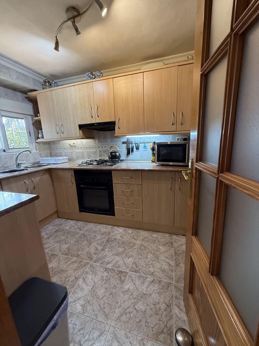 4 bedroom Townhouse for sale in Villanueva de Algaidas with pool garage - € 142,000 (Ref: 9674821)