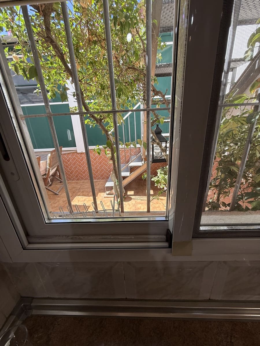 4 bedroom Townhouse for sale in Villanueva de Algaidas with pool garage - € 142,000 (Ref: 9674821)