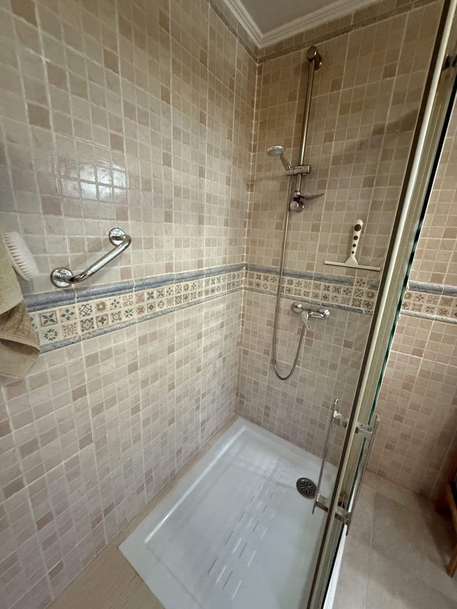 4 bedroom Townhouse for sale in Villanueva de Algaidas with pool garage - € 142,000 (Ref: 9674821)