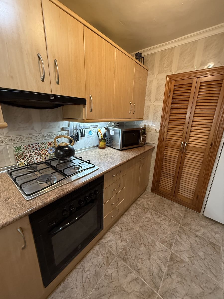 4 bedroom Townhouse for sale in Villanueva de Algaidas with pool garage - € 142,000 (Ref: 9674821)