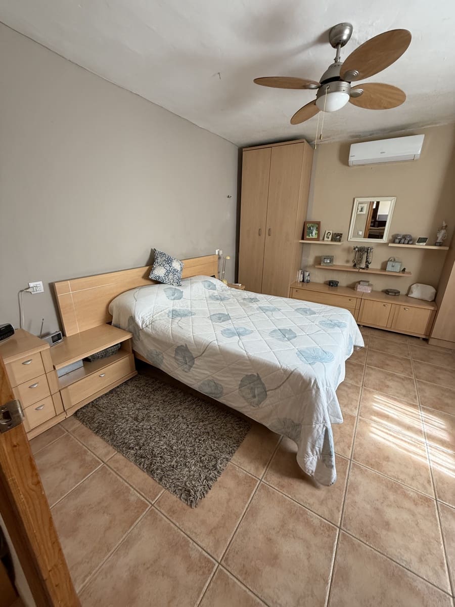 4 bedroom Townhouse for sale in Villanueva de Algaidas with pool garage - € 142,000 (Ref: 9674821)