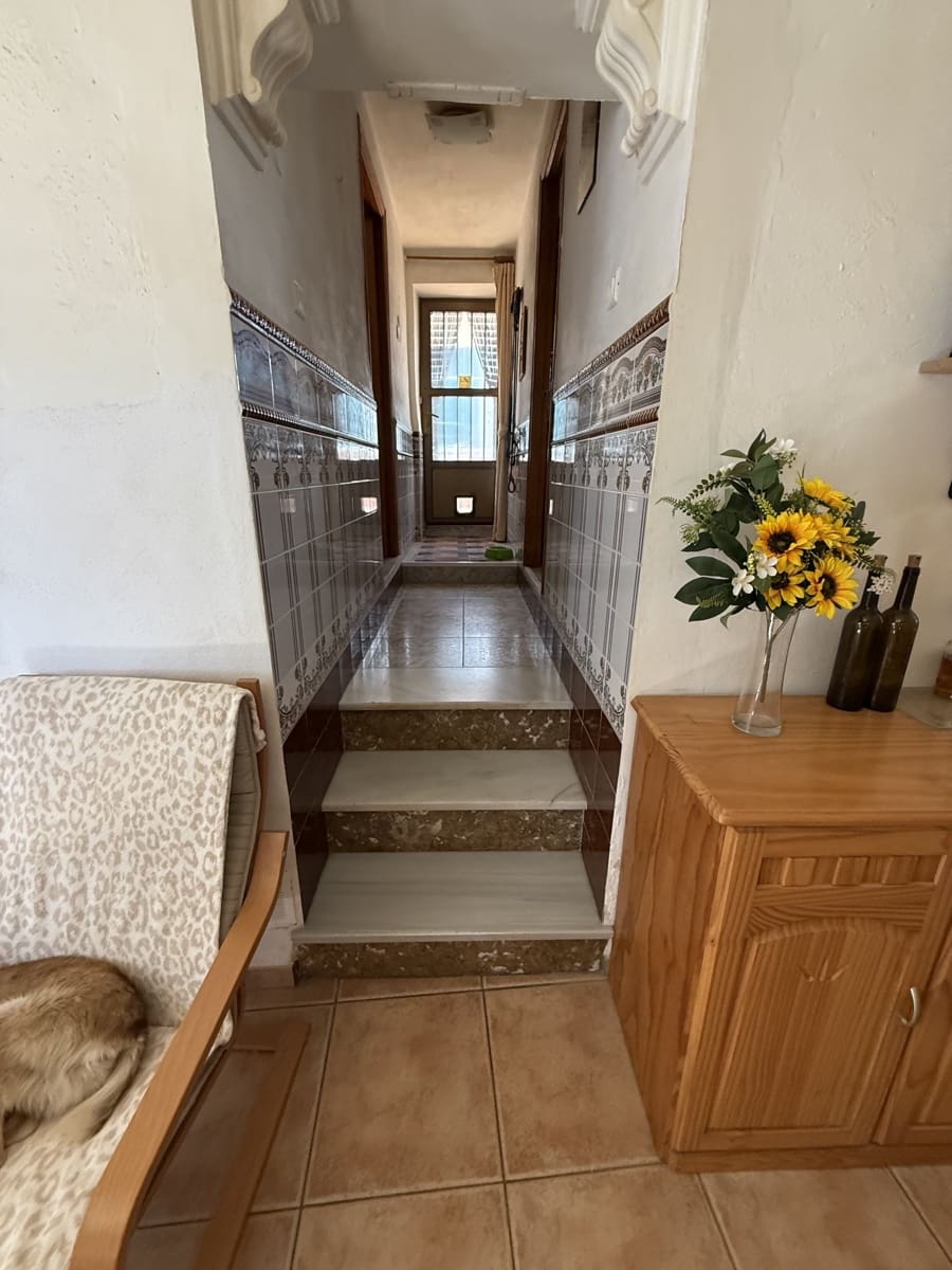 4 bedroom Townhouse for sale in Villanueva de Algaidas with pool garage - € 142,000 (Ref: 9674821)