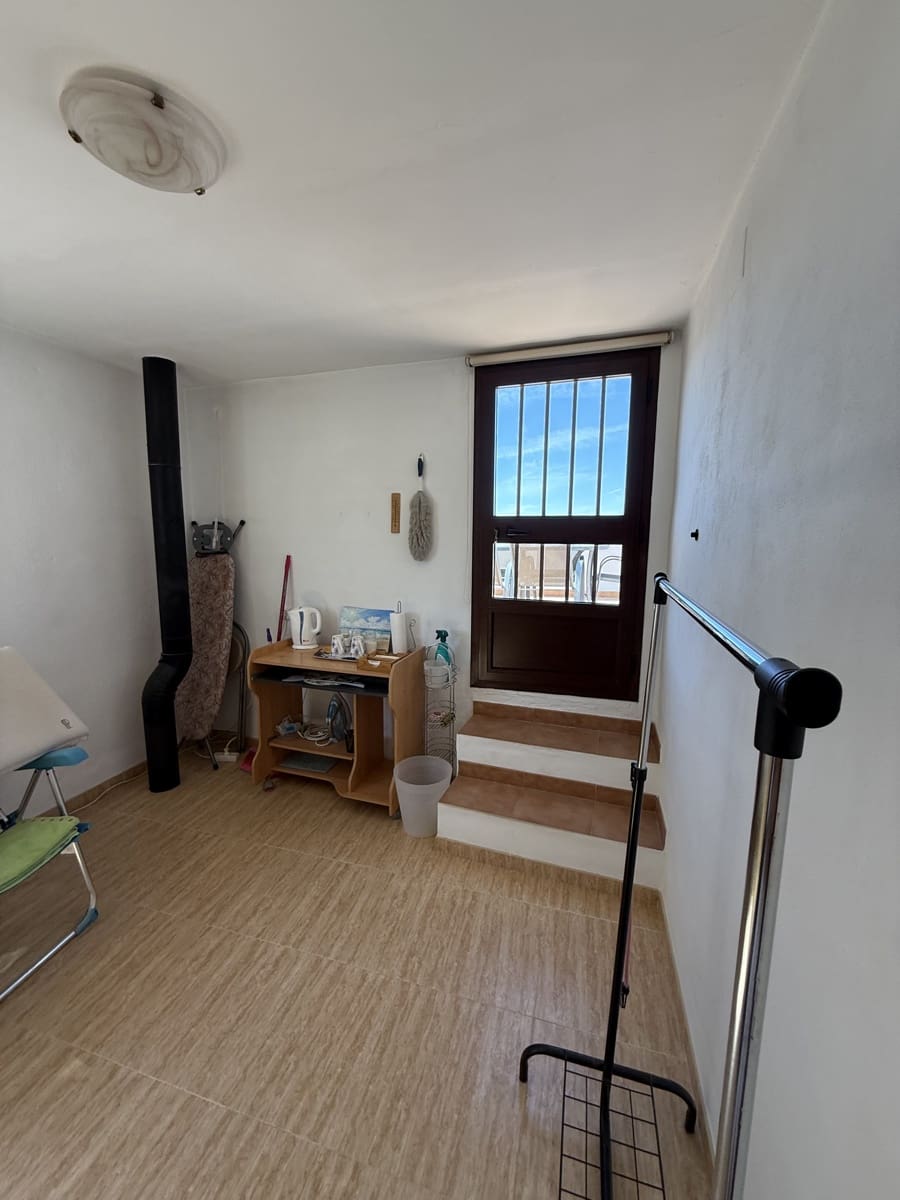 4 bedroom Townhouse for sale in Villanueva de Algaidas with pool garage - € 142,000 (Ref: 9674821)