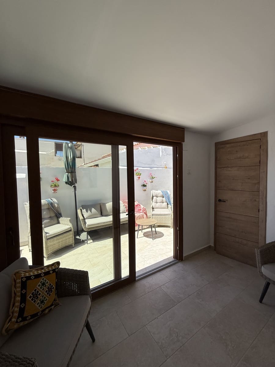 3 bedroom Townhouse for sale in Villanueva del Trabuco with pool garage - € 137,500 (Ref: 9674823)