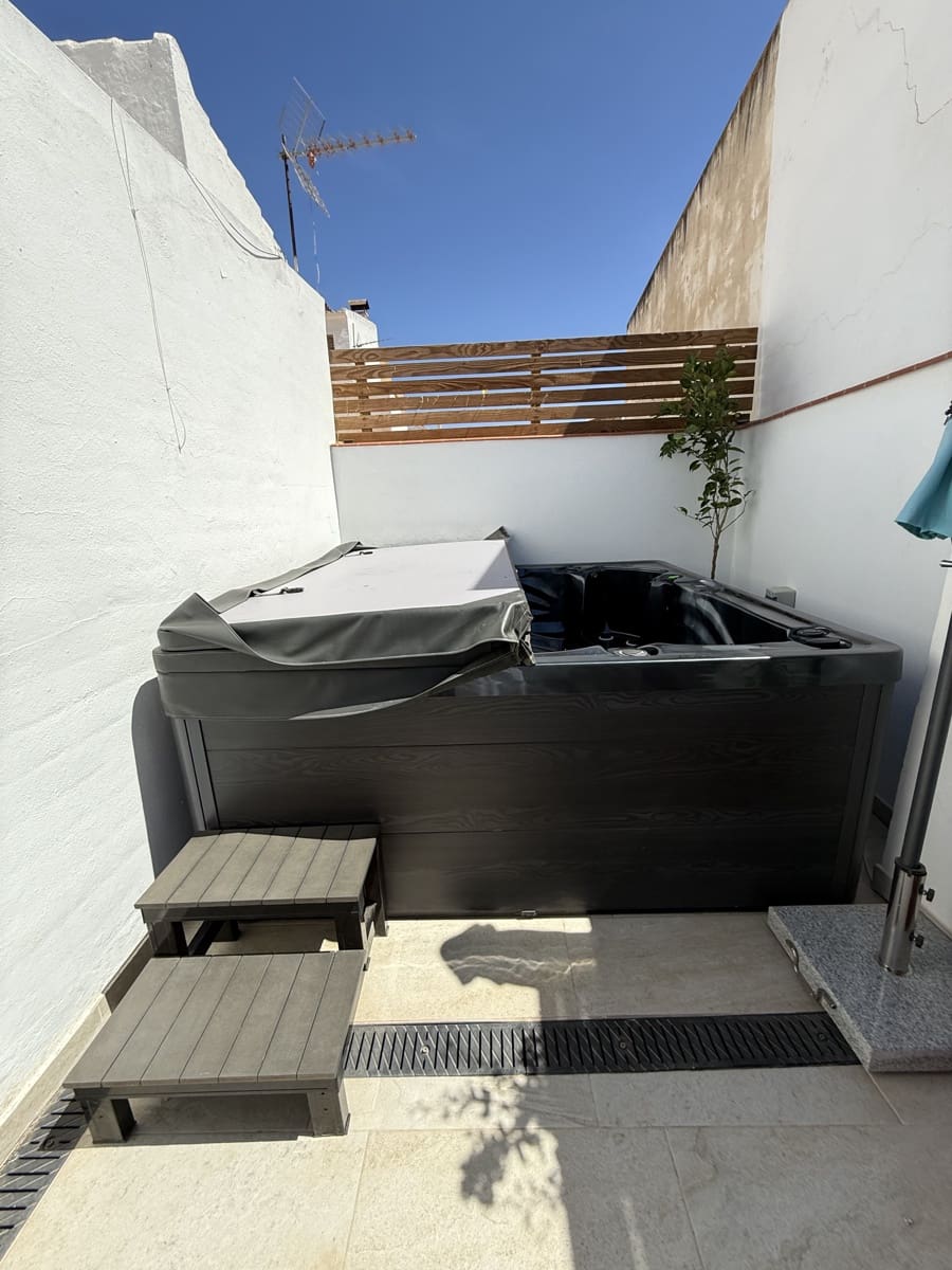 3 bedroom Townhouse for sale in Villanueva del Trabuco with pool garage - € 137,500 (Ref: 9674823)