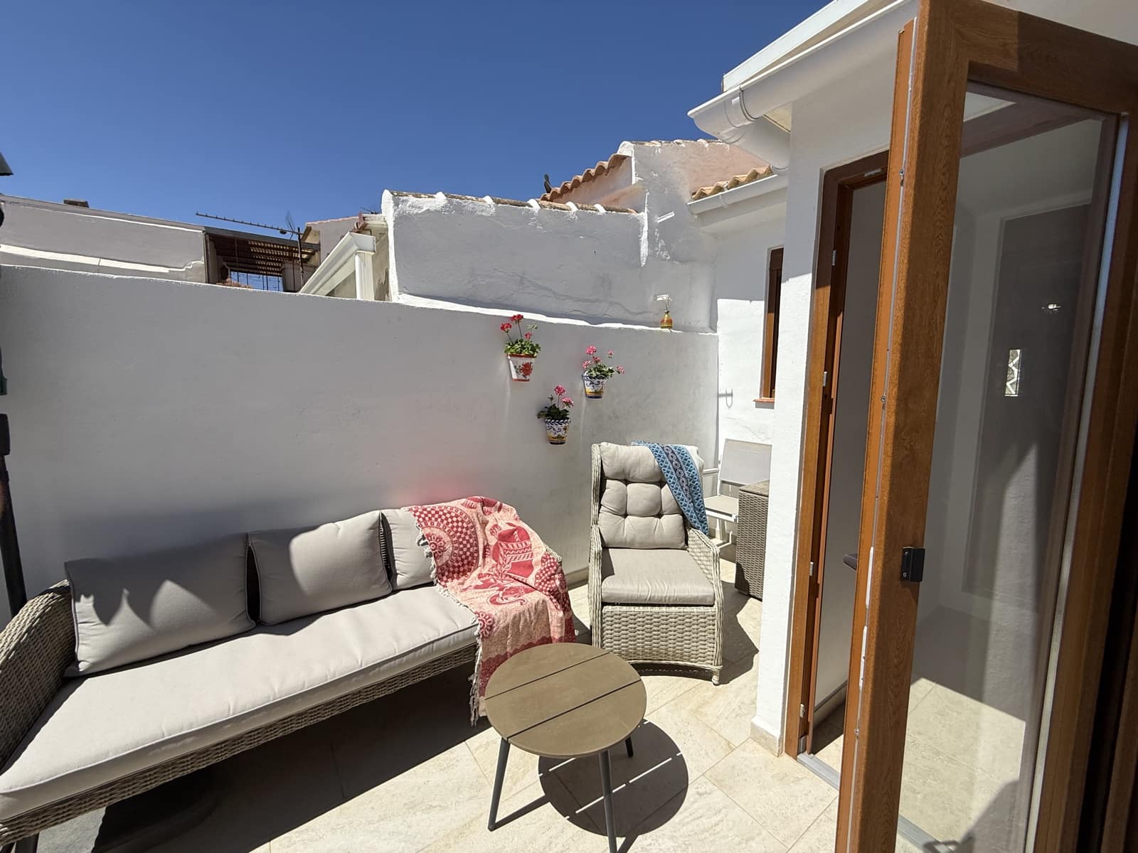 3 bedroom Townhouse for sale in Villanueva del Trabuco with pool garage - € 137,500 (Ref: 9674823)