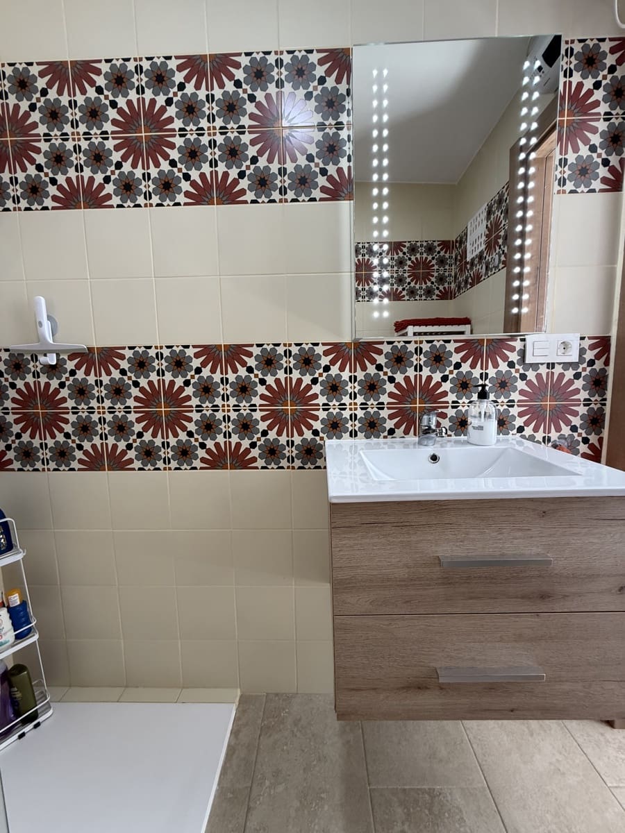 3 bedroom Townhouse for sale in Villanueva del Trabuco with pool garage - € 137,500 (Ref: 9674823)