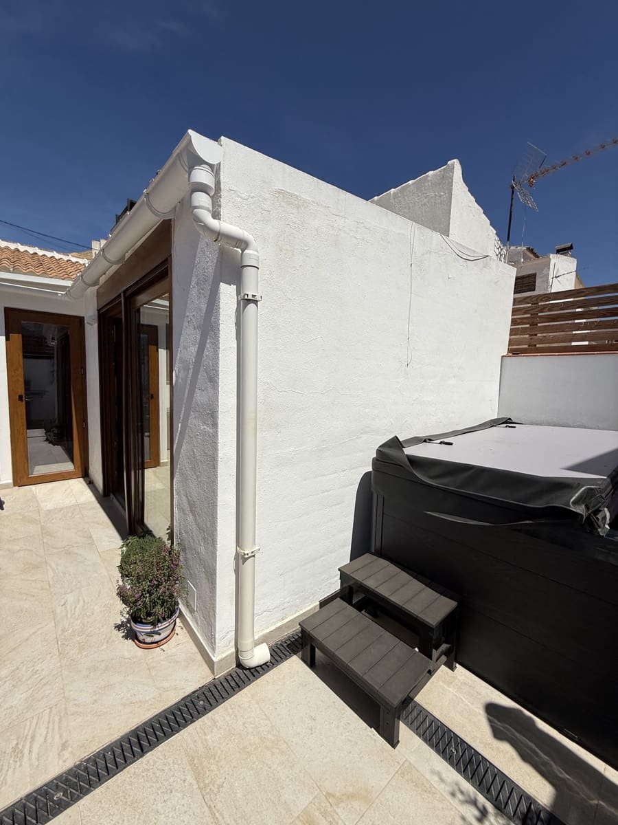 3 bedroom Townhouse for sale in Villanueva del Trabuco with pool garage - € 137,500 (Ref: 9674823)