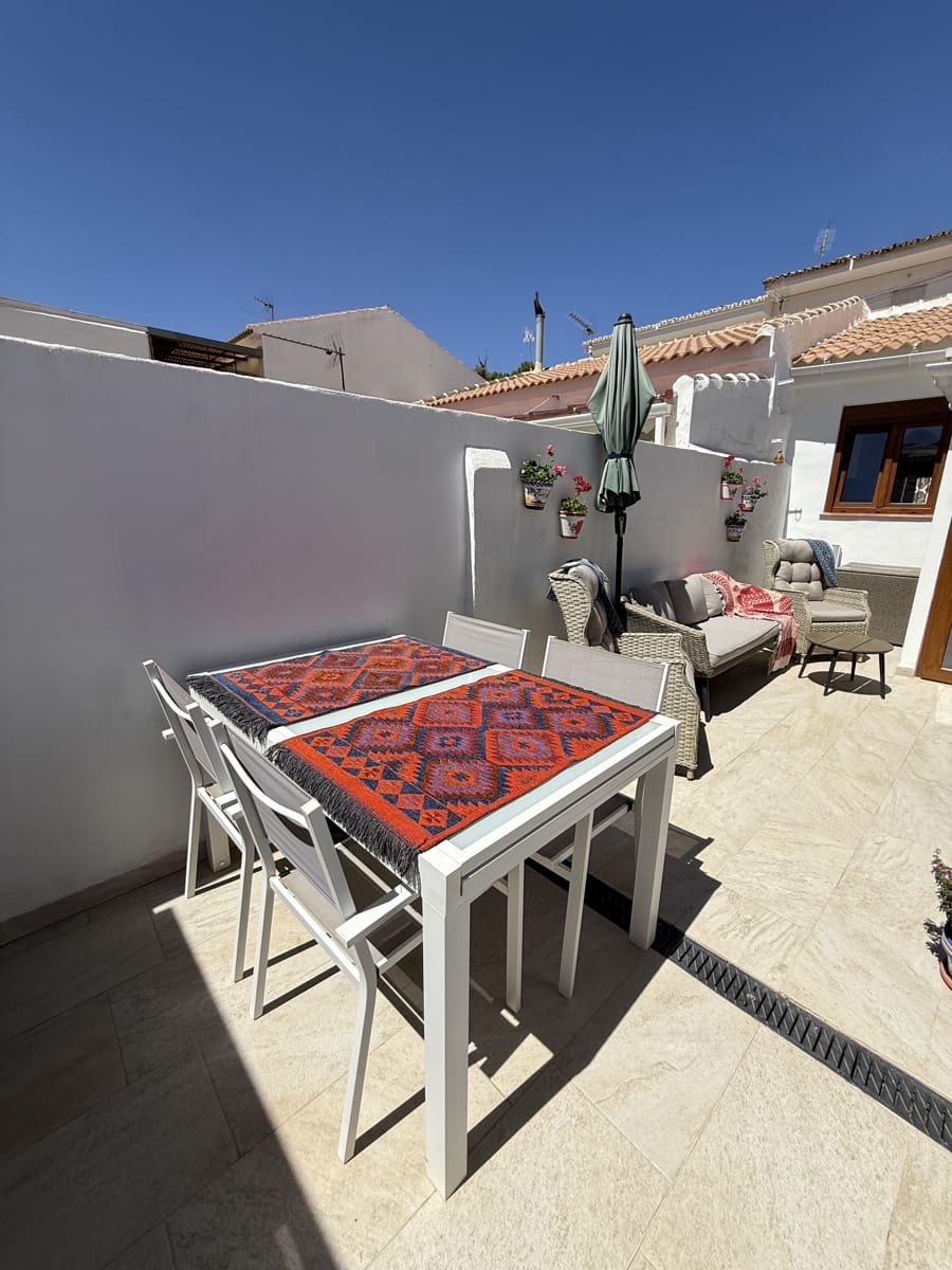 3 bedroom Townhouse for sale in Villanueva del Trabuco with pool garage - € 137,500 (Ref: 9674823)
