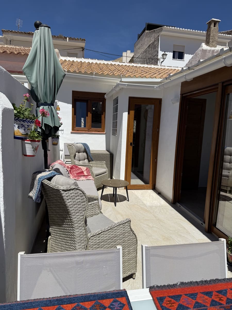 3 bedroom Townhouse for sale in Villanueva del Trabuco with pool garage - € 137,500 (Ref: 9674823)