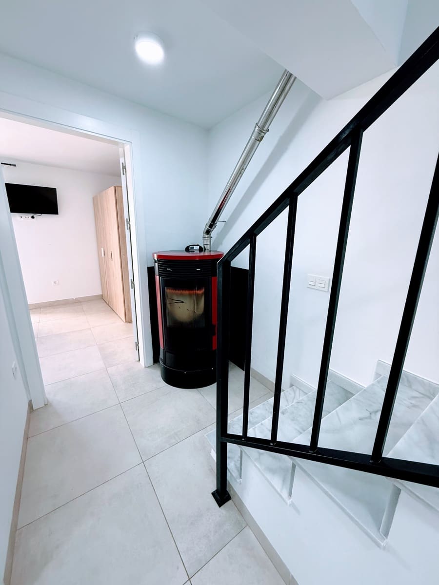 2 slaapkamer Finca/Landhuis te koop in Villanueva del Rosario met zwembad garage - € 119.000 (Ref: 9674825)