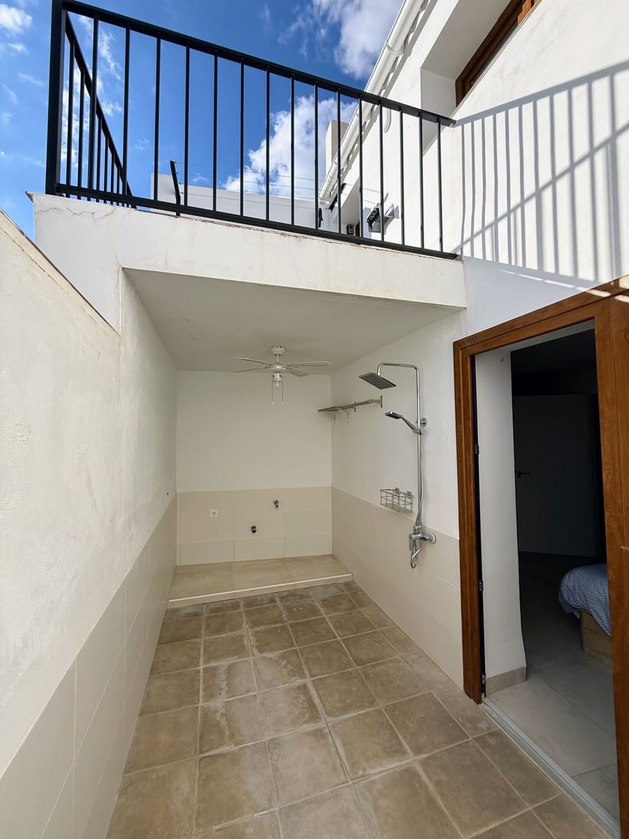 2 slaapkamer Finca/Landhuis te koop in Villanueva del Rosario met zwembad garage - € 119.000 (Ref: 9674825)