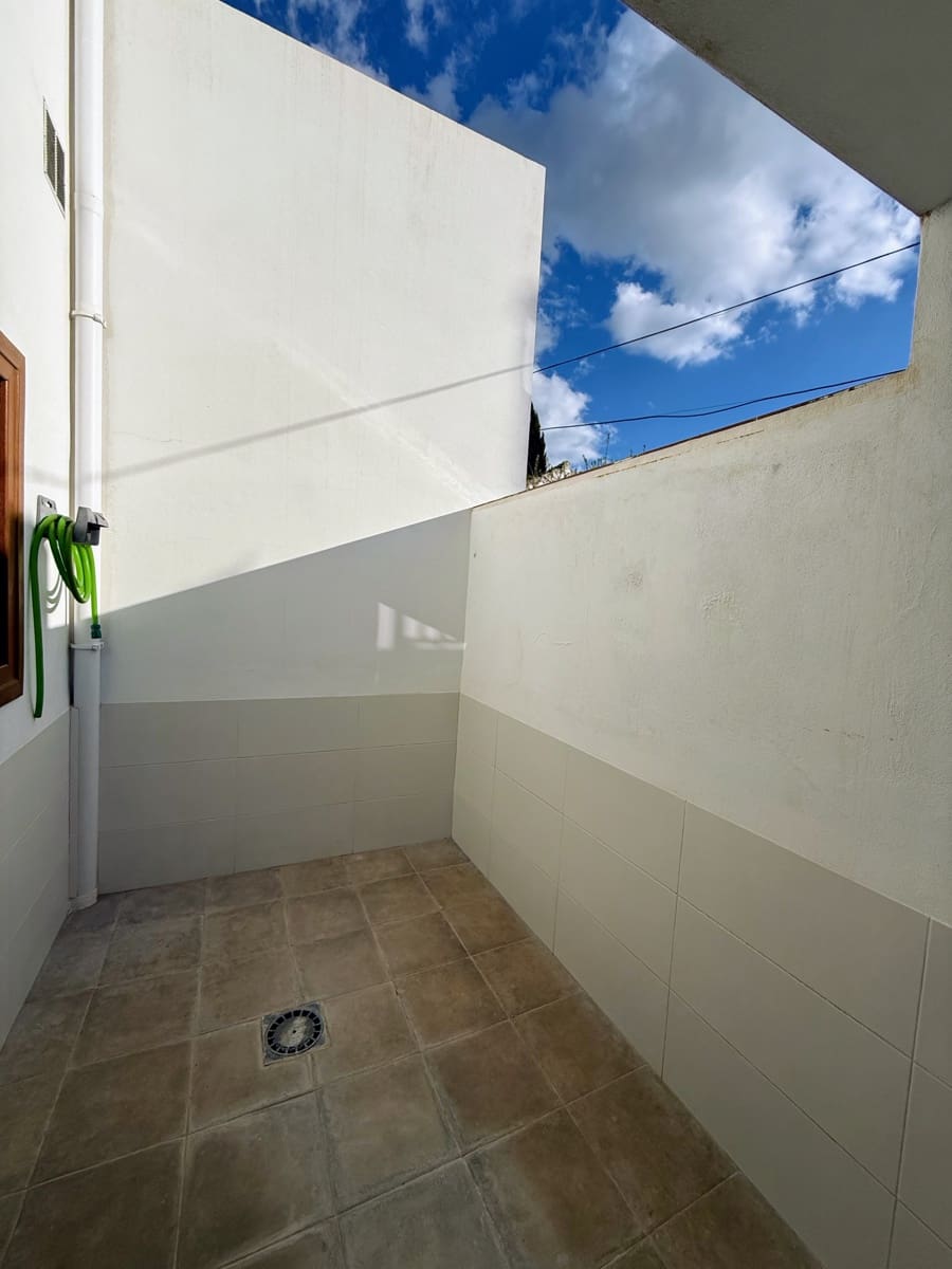 2 slaapkamer Finca/Landhuis te koop in Villanueva del Rosario met zwembad garage - € 119.000 (Ref: 9674825)