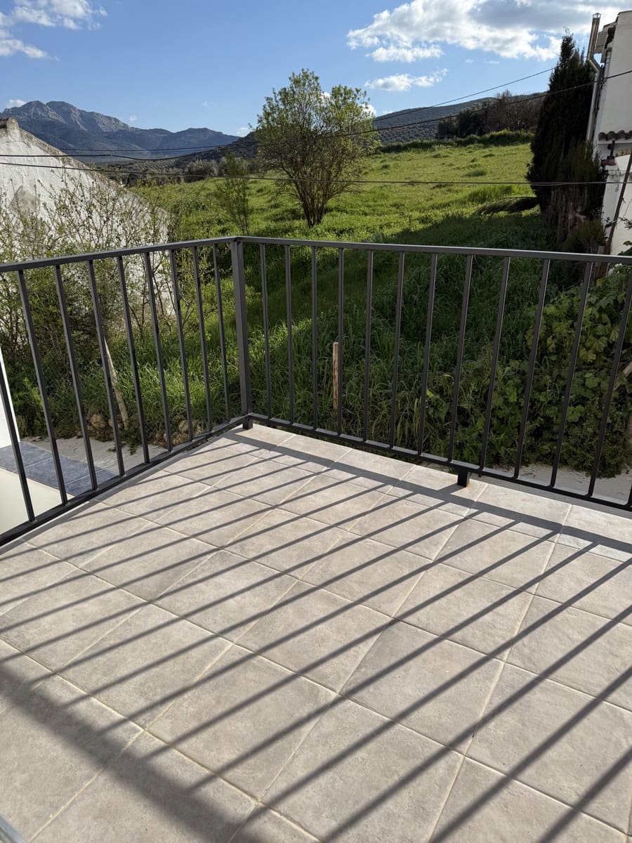 2 slaapkamer Finca/Landhuis te koop in Villanueva del Rosario met zwembad garage - € 119.000 (Ref: 9674825)