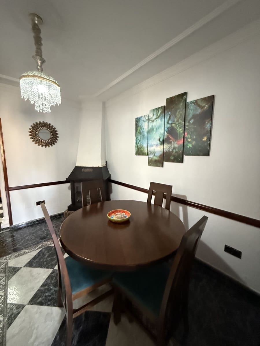 4 bedroom Townhouse for sale in Villanueva del Trabuco with pool garage - € 124,995 (Ref: 9674826)