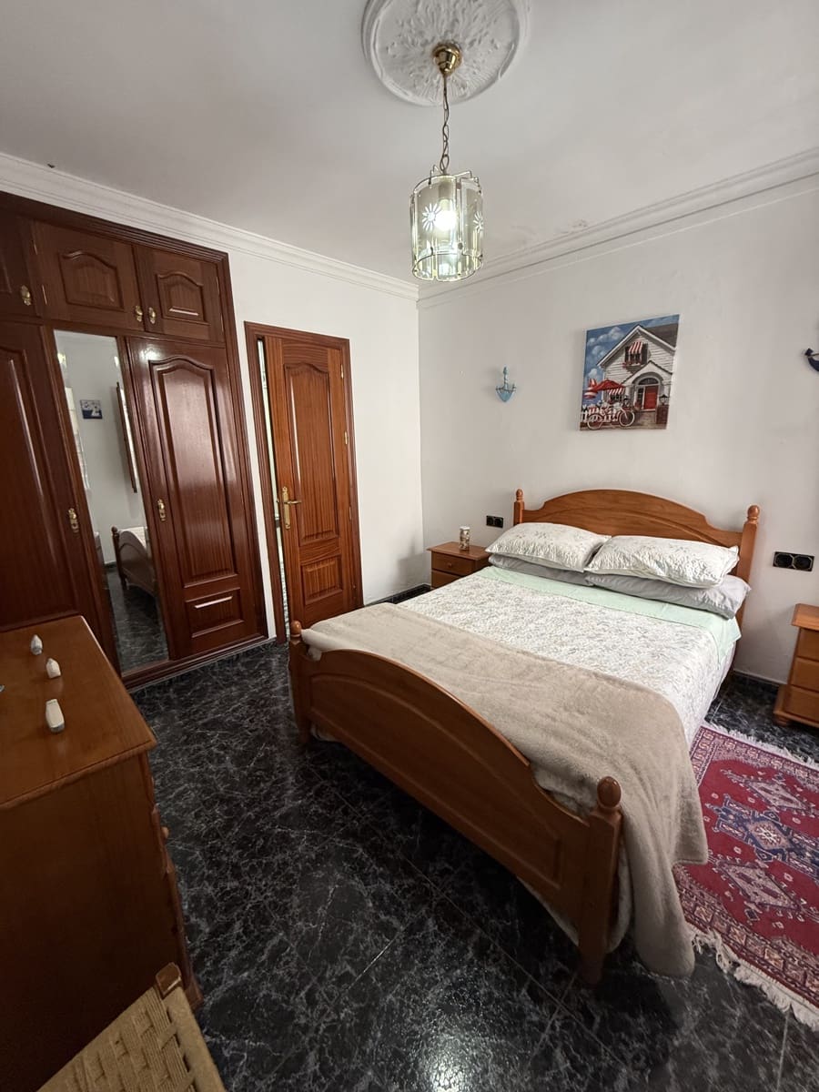 4 bedroom Townhouse for sale in Villanueva del Trabuco with pool garage - € 124,995 (Ref: 9674826)