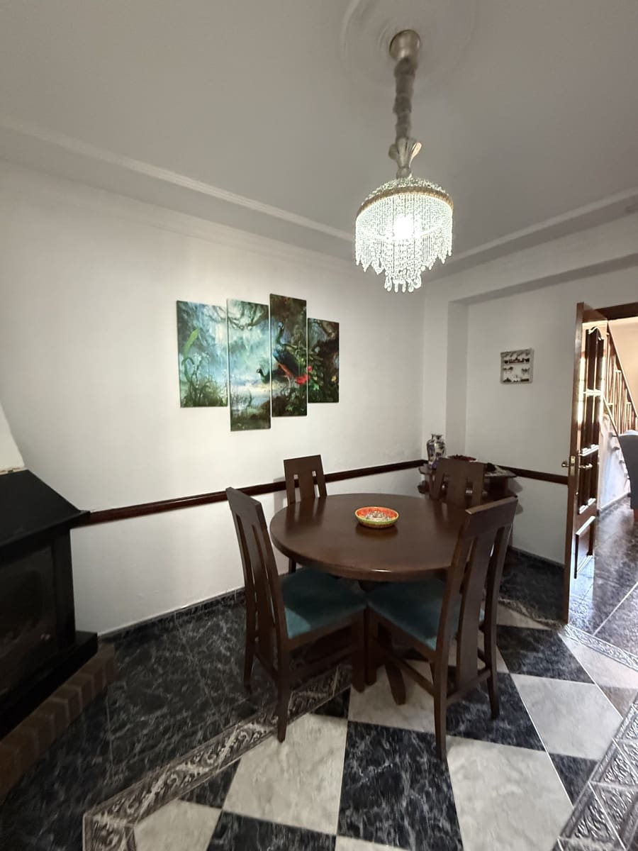 4 bedroom Townhouse for sale in Villanueva del Trabuco with pool garage - € 124,995 (Ref: 9674826)