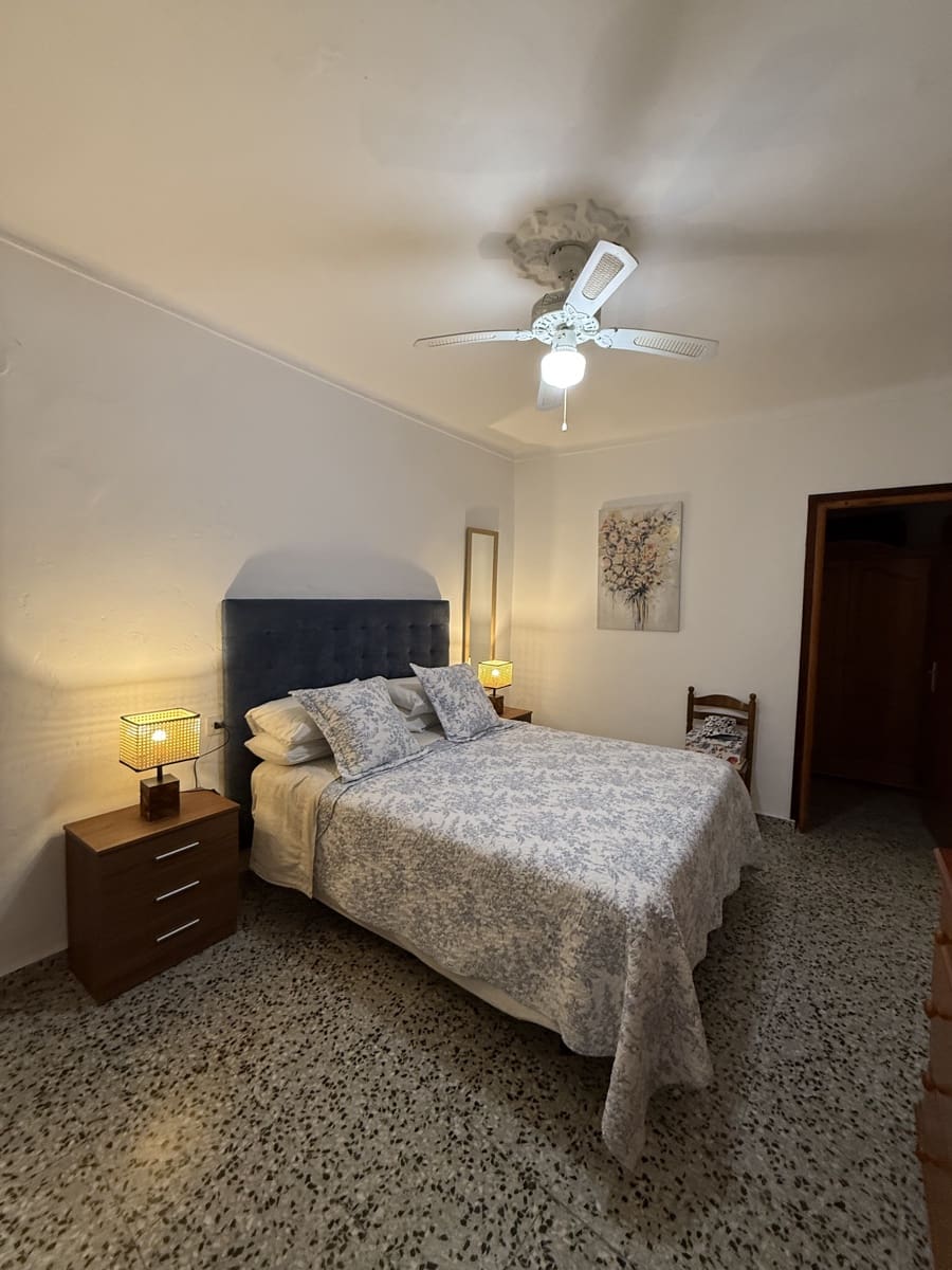 4 bedroom Townhouse for sale in Villanueva del Trabuco with pool garage - € 124,995 (Ref: 9674826)