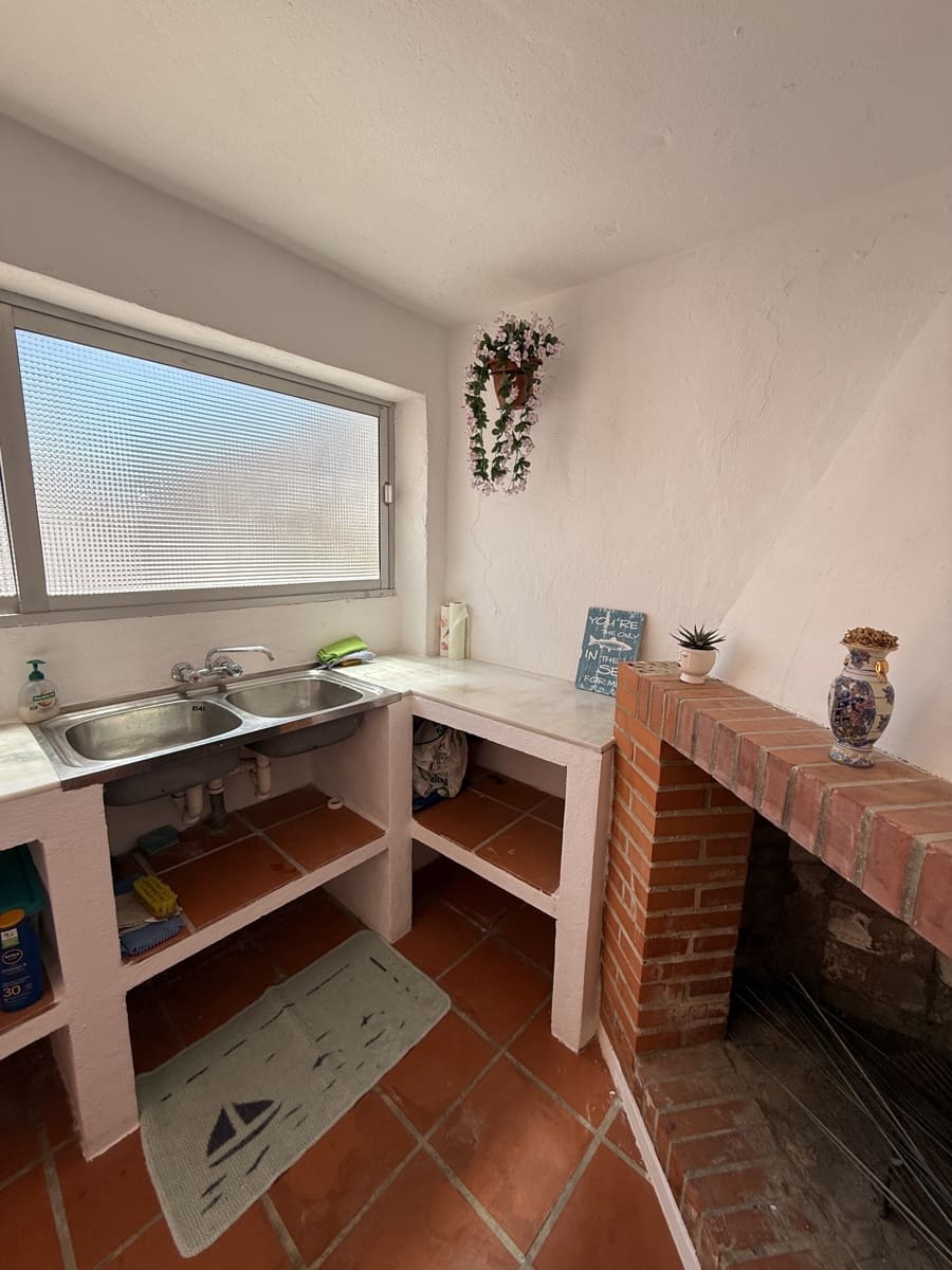 4 bedroom Townhouse for sale in Villanueva del Trabuco with pool garage - € 124,995 (Ref: 9674826)