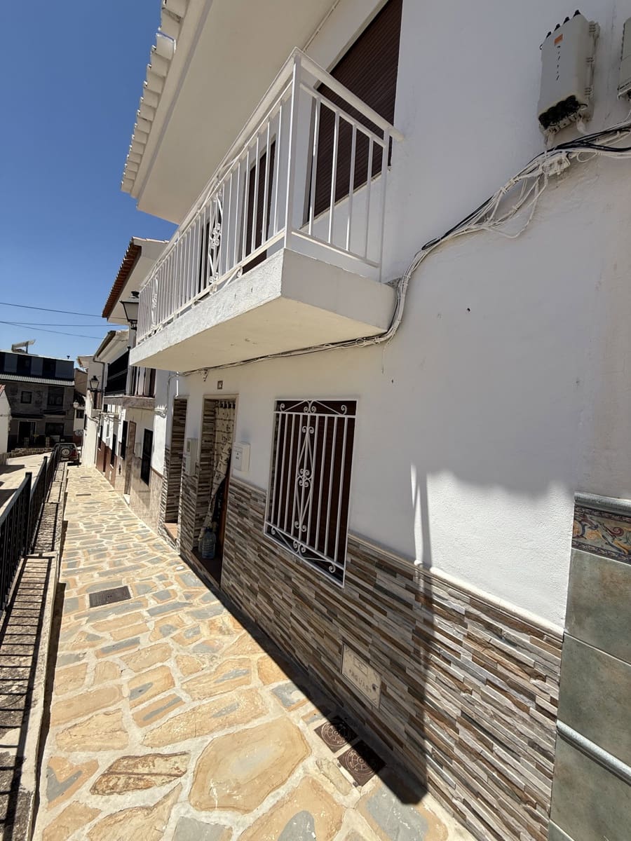 Casa de 4 habitaciones en Villanueva del Trabuco en venta con piscina garaje - 124.995 € (Ref: 9674826)