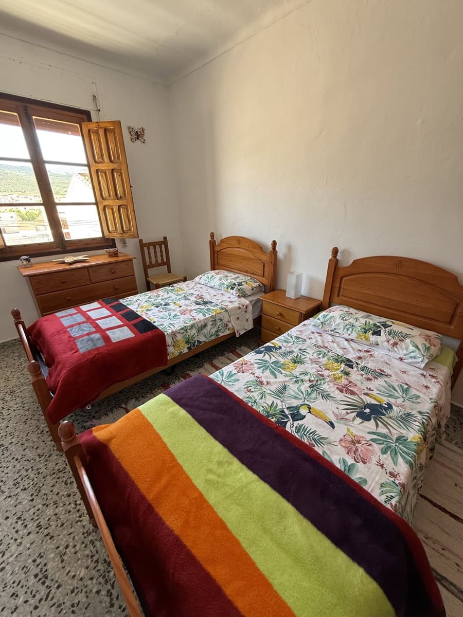 Casa de 4 habitaciones en Villanueva del Trabuco en venta con piscina garaje - 124.995 € (Ref: 9674826)