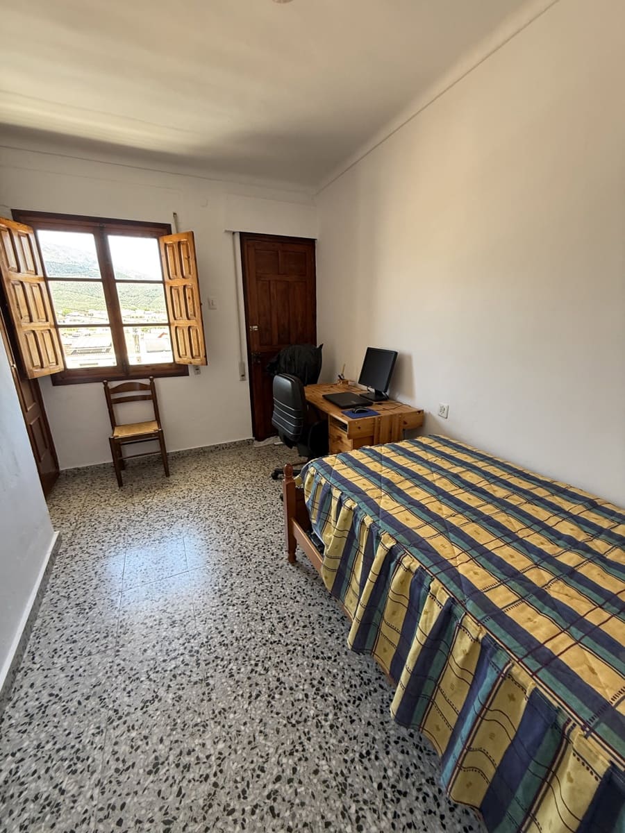 Casa de 4 habitaciones en Villanueva del Trabuco en venta con piscina garaje - 124.995 € (Ref: 9674826)