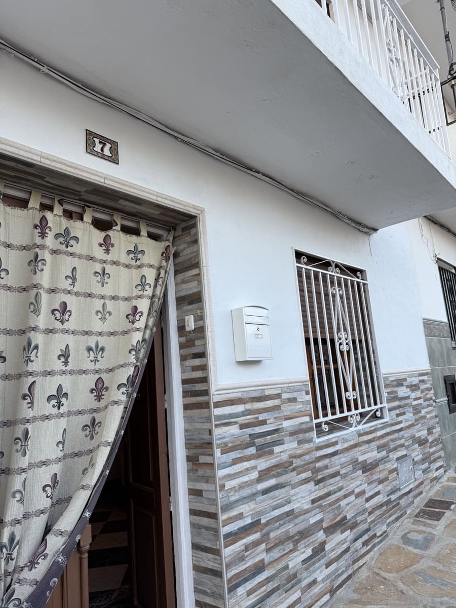 Casa de 4 habitaciones en Villanueva del Trabuco en venta con piscina garaje - 124.995 € (Ref: 9674826)