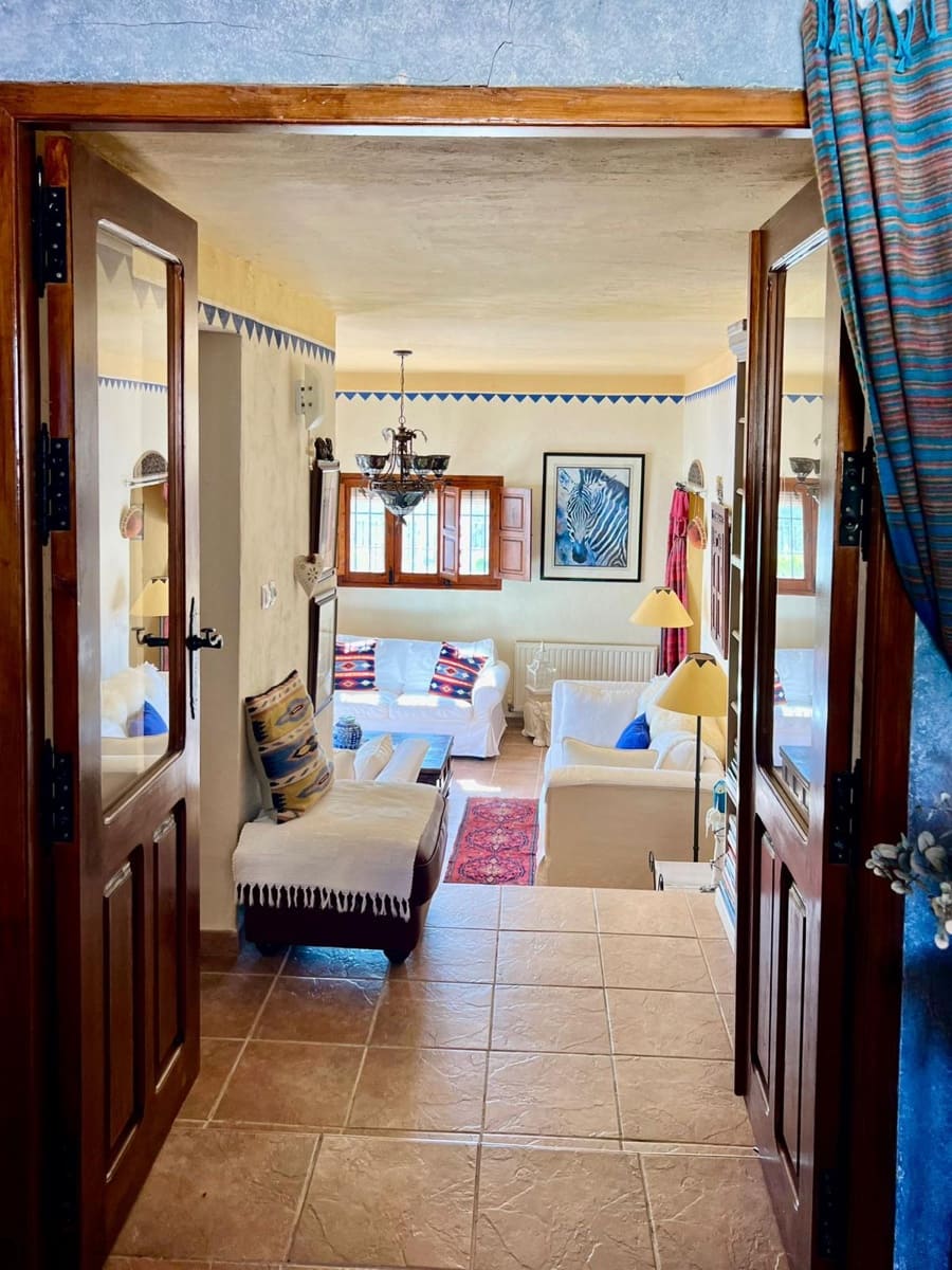 5 Zimmer Finca/Landgut zu verkaufen in Villanueva de Algaidas mit Pool Garage - 299.750 € (Ref: 9674828)