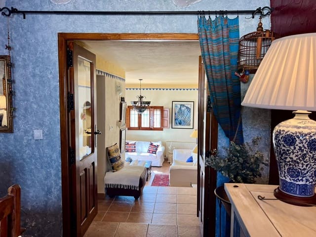 5 Zimmer Finca/Landgut zu verkaufen in Villanueva de Algaidas mit Pool Garage - 299.750 € (Ref: 9674828)