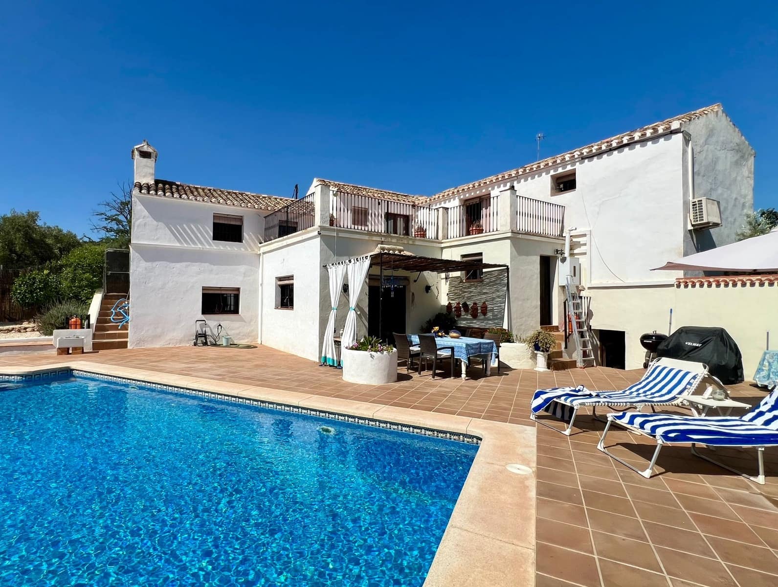 5 Zimmer Finca/Landgut zu verkaufen in Villanueva de Algaidas mit Pool Garage - 299.750 € (Ref: 9674828)