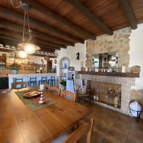 Finca/Casa Rural de 6 habitaciones en Moraleda de Zafayona en venta con piscina garaje - 499.995 € (Ref: 9674829)