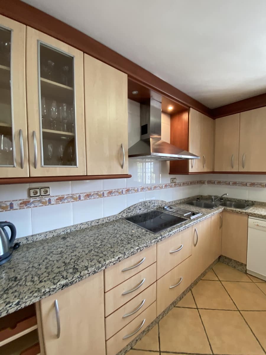 6 bedroom Villa for sale in Villanueva del Trabuco with pool garage - € 305,000 (Ref: 9674830)