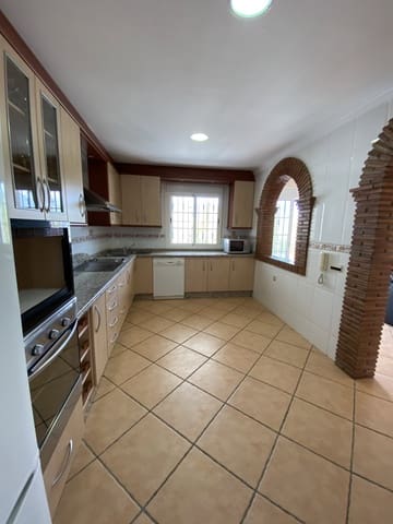 6 sovrum Villa till salu i Villanueva del Trabuco med pool garage - 305 000 € (Ref: 9674830)