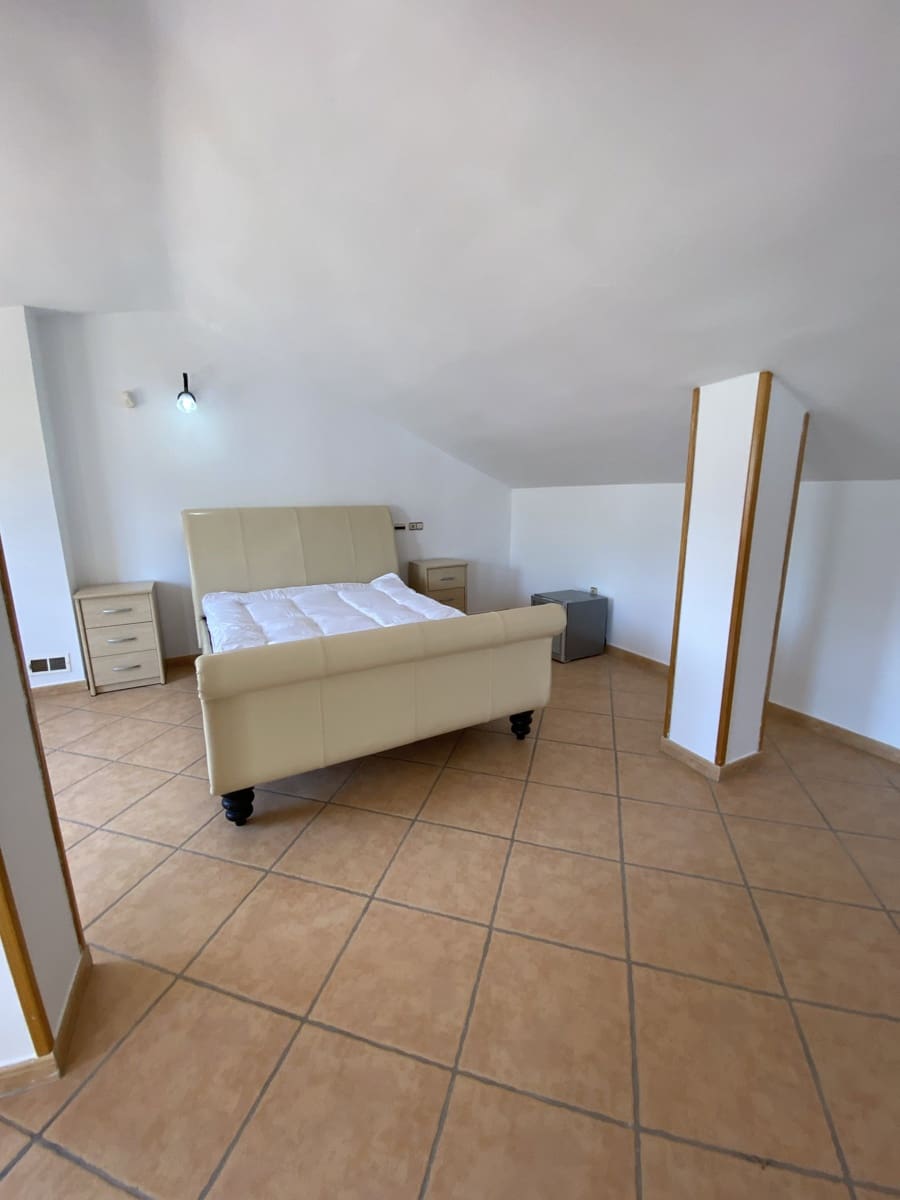 6 soveværelse Villa til salg i Villanueva del Trabuco med swimmingpool garage - € 305.000 (Ref: 9674830)