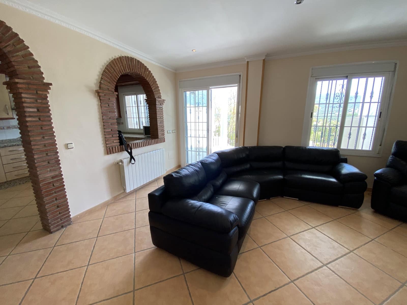 6 soveværelse Villa til salg i Villanueva del Trabuco med swimmingpool garage - € 305.000 (Ref: 9674830)