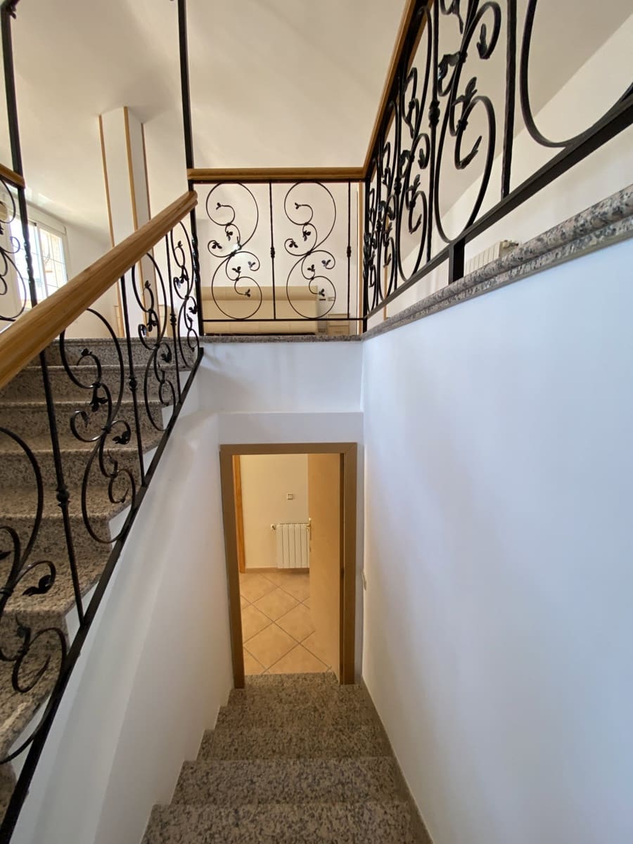 6 soveværelse Villa til salg i Villanueva del Trabuco med swimmingpool garage - € 305.000 (Ref: 9674830)