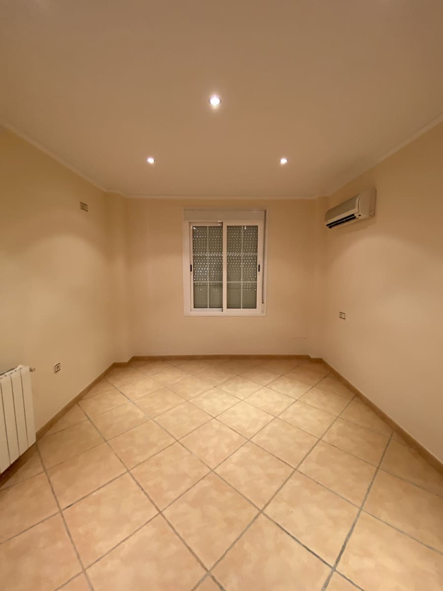 6 soveværelse Villa til salg i Villanueva del Trabuco med swimmingpool garage - € 305.000 (Ref: 9674830)