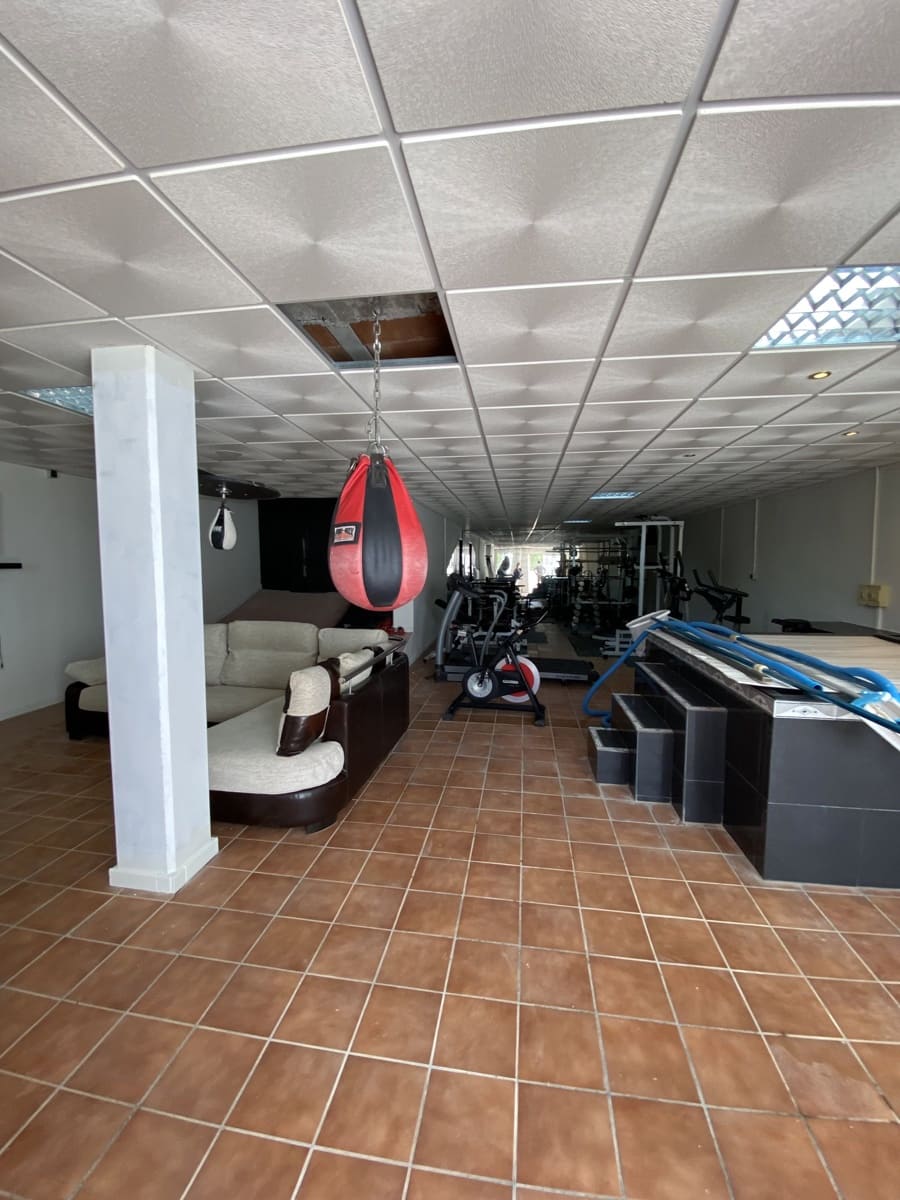 6 soveværelse Villa til salg i Villanueva del Trabuco med swimmingpool garage - € 305.000 (Ref: 9674830)